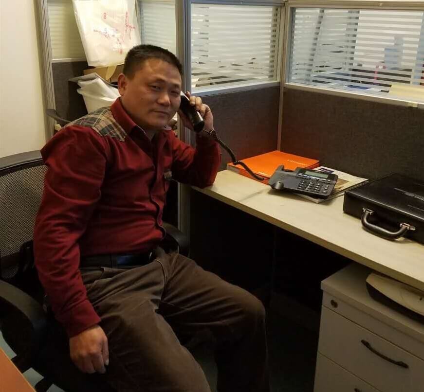 上海港云建筑裝飾工程有限公司的董事長范以建-上海炫園企業(yè)登記代理有限公司